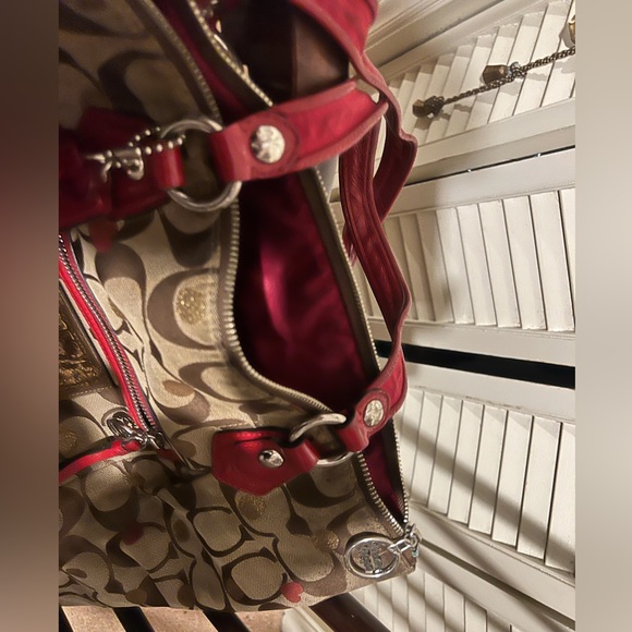 Coach purse - Picture 7 of 9